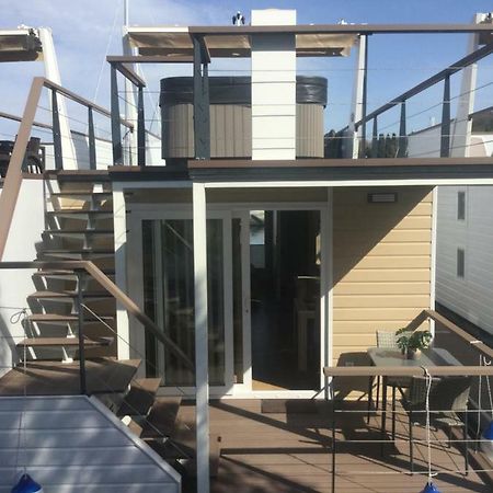 Floating Sea House Shark 1 Apartment Lucija Ngoại thất bức ảnh