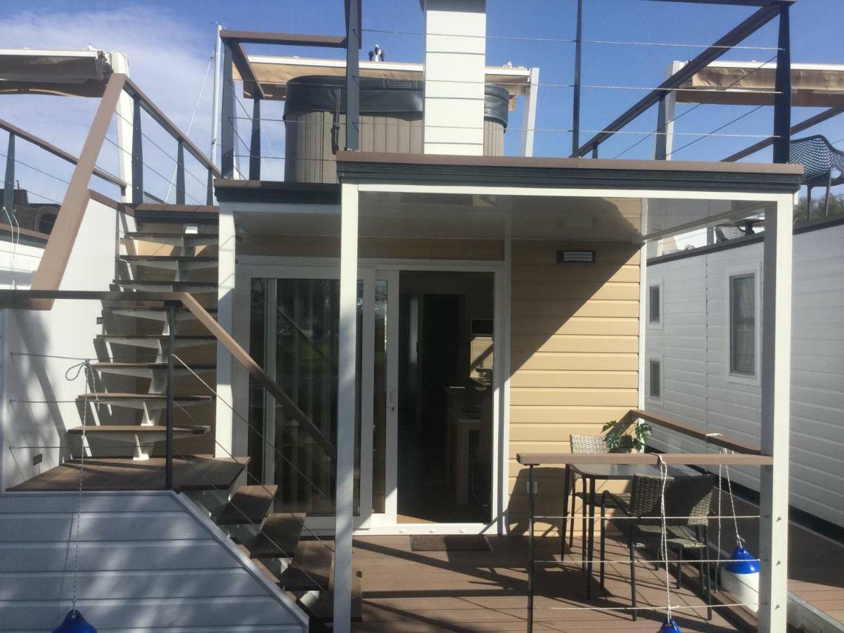 Floating Sea House Shark 1 Apartment Lucija Ngoại thất bức ảnh