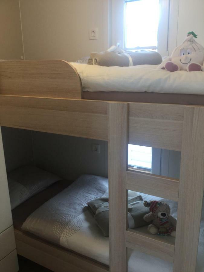 Floating Sea House Shark 1 Apartment Lucija Ngoại thất bức ảnh