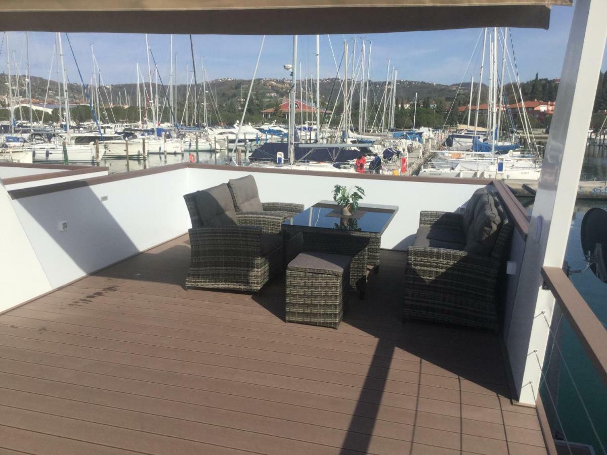 Floating Sea House Shark 1 Apartment Lucija Ngoại thất bức ảnh