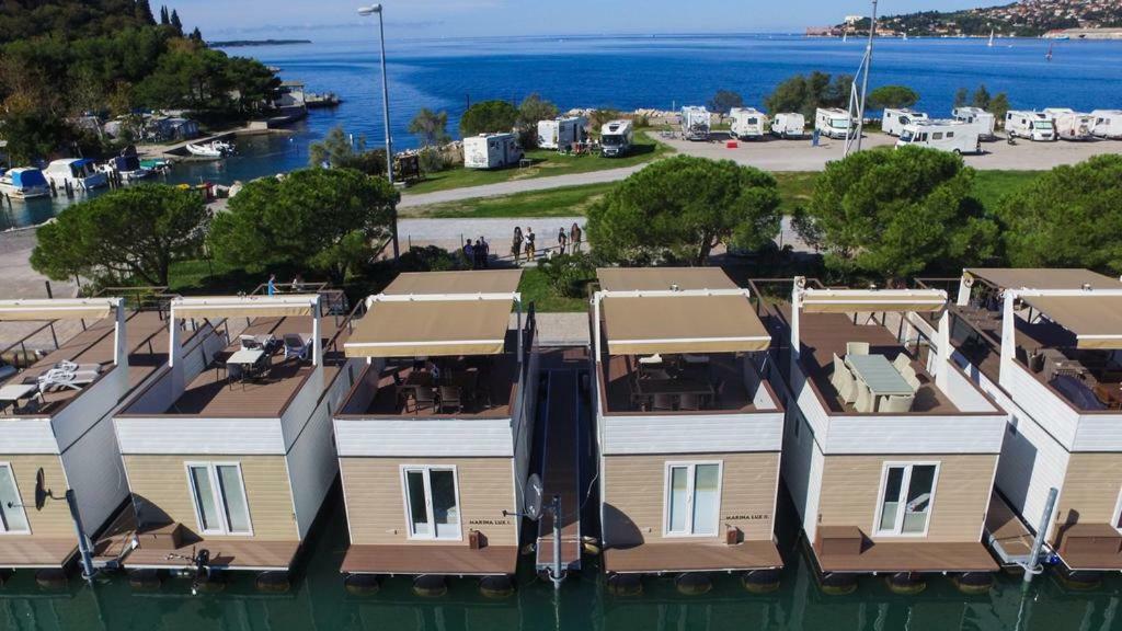 Floating Sea House Shark 1 Apartment Lucija Ngoại thất bức ảnh